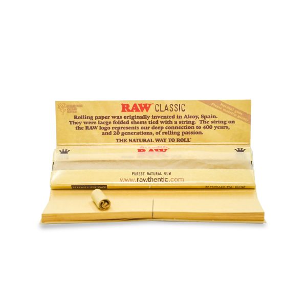 RAW CLASSIC CONNOISSEUR Kingsize (PAPER + TIPS ) Rolling Paper (110 mm)