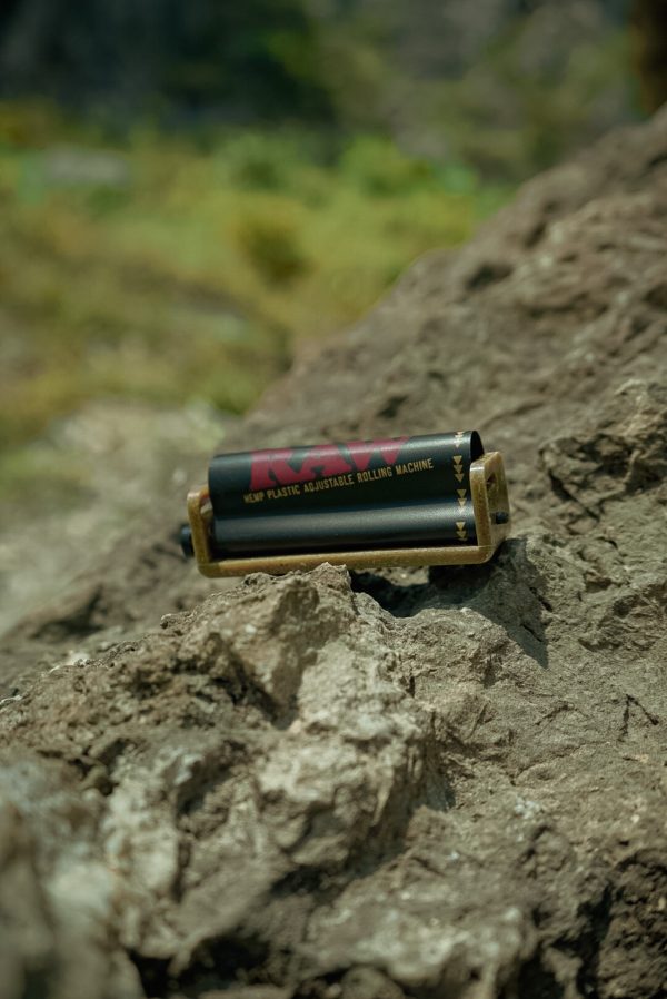 RAW 2-WAY ROLLING MACHINE BLACK 1 1/4 (79 mm) - Alat Linting Tembakau Premium